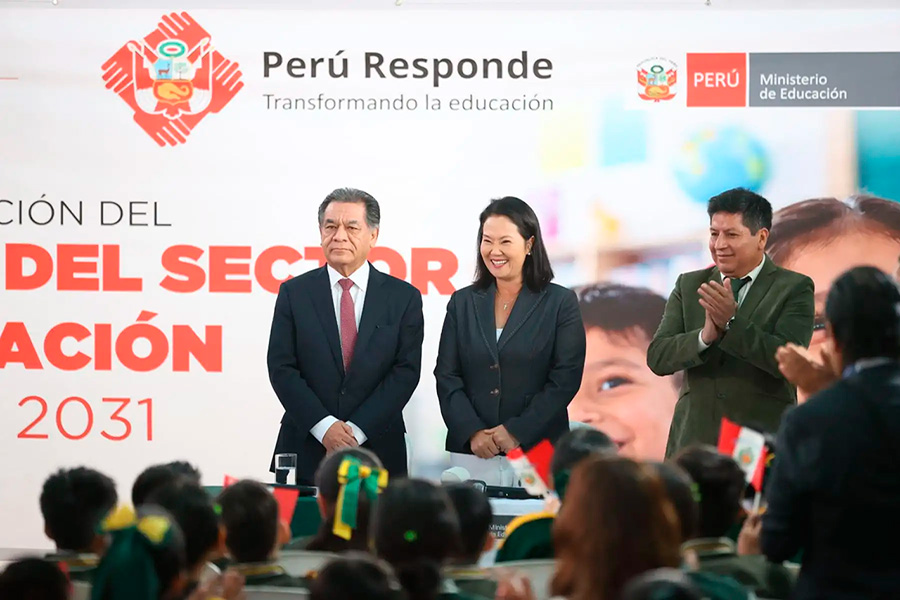 Presidenta: Gobierno construirá 2,000 colegios y remodelará 3,000 más